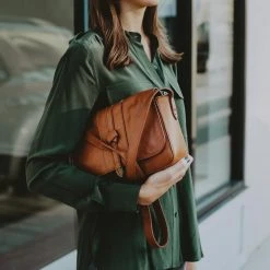 Buffalo Jackson Trading Co. Chelsea Leather Crossbody Purse | Honey Brown 24 Buffalo Jackson Trading Co. Chelsea Leather Crossbody Purse | Honey Brown