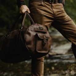 Buffalo Jackson Trading Co. Denver Leather Travel Duffle Bag | Dark Briar 22 Buffalo Jackson Trading Co. Denver Leather Travel Duffle Bag | Dark Briar