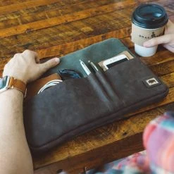 Buffalo Jackson Trading Co. Denver Waxed Canvas 15 Inch Laptop Case | Green W/ Dark Briar Leather 15 Buffalo Jackson Trading Co. Denver Waxed Canvas 15 Inch Laptop Case | Green W/ Dark Briar Leather