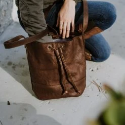 Buffalo Jackson Trading Co. Madison Leather Bucket Bag | Dark Hazelnut 19 Buffalo Jackson Trading Co. Madison Leather Bucket Bag | Dark Hazelnut